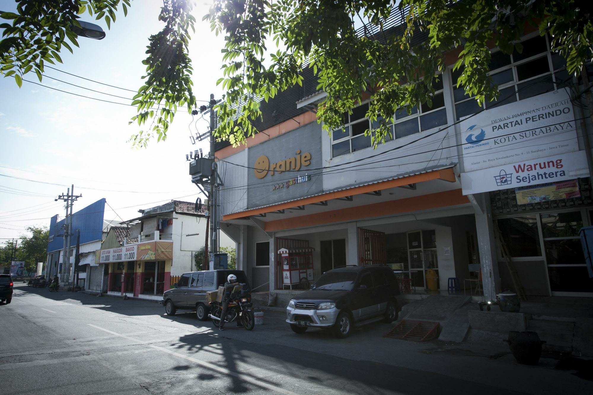 Отель Reddoorz At Siwalankerto Сурабая Экстерьер фото